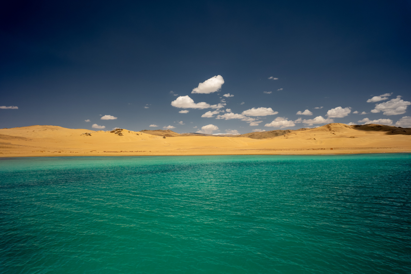 Большая Монголия. Горы, озера и пески (55/116)