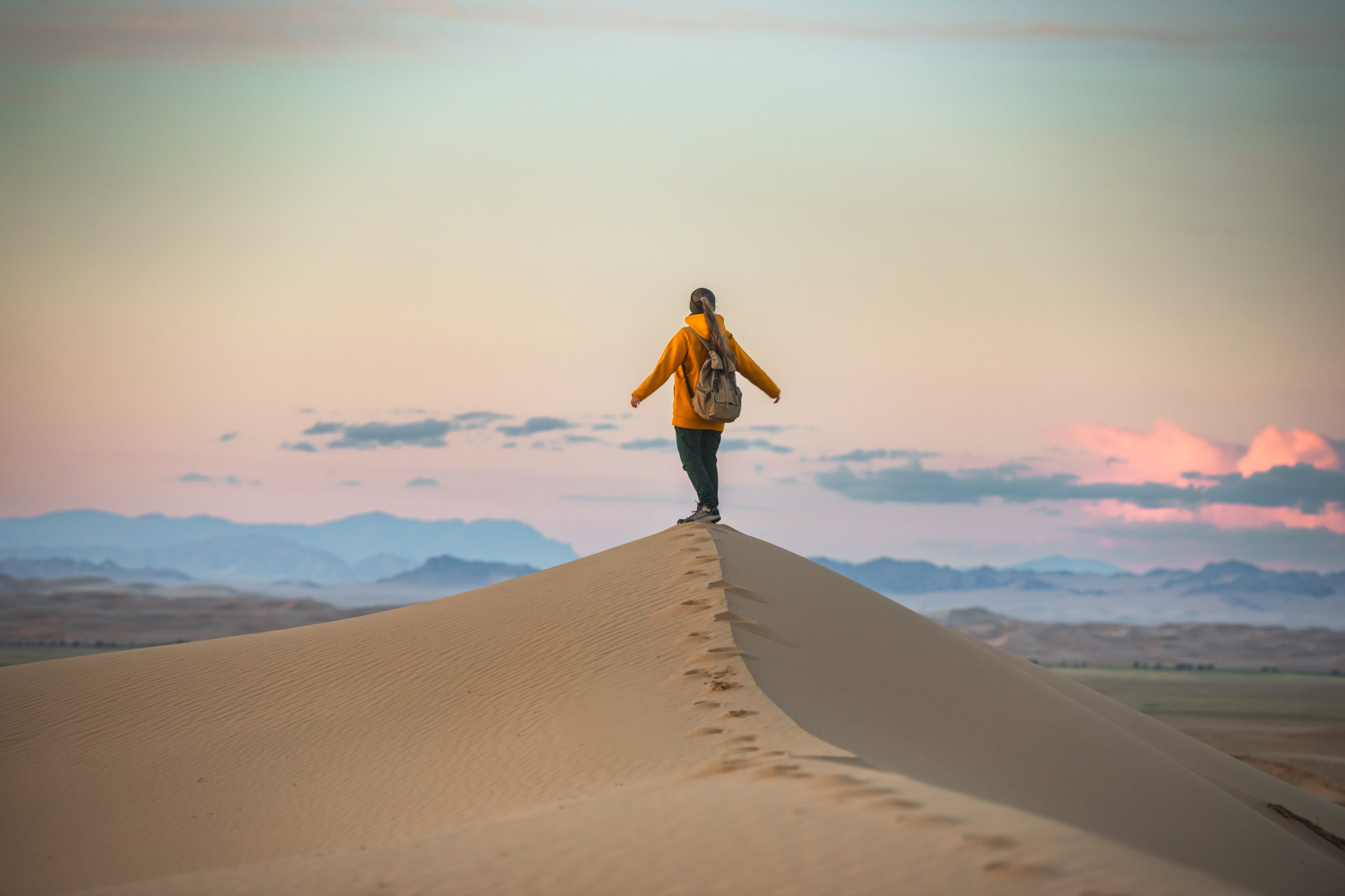 Большая Монголия. Горы, озера и пески (31/116)