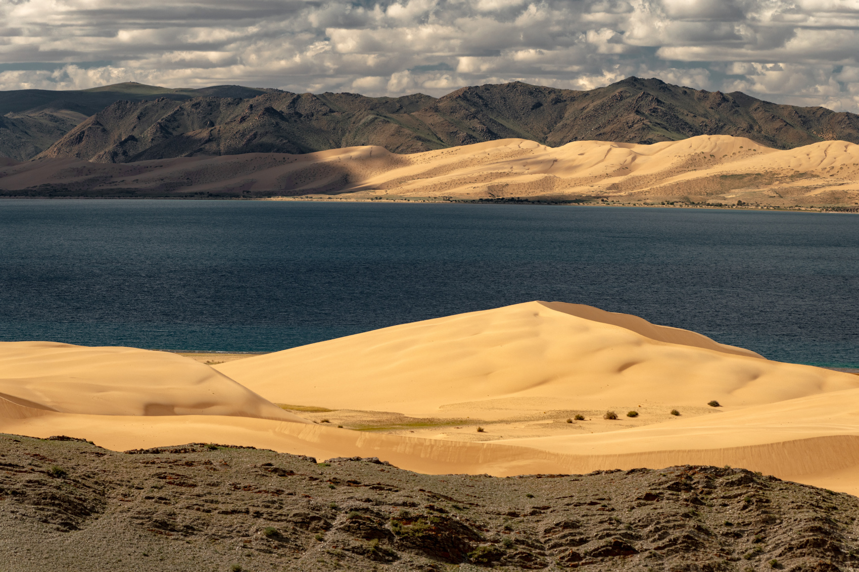 Большая Монголия. Горы, озера и пески (5/116)