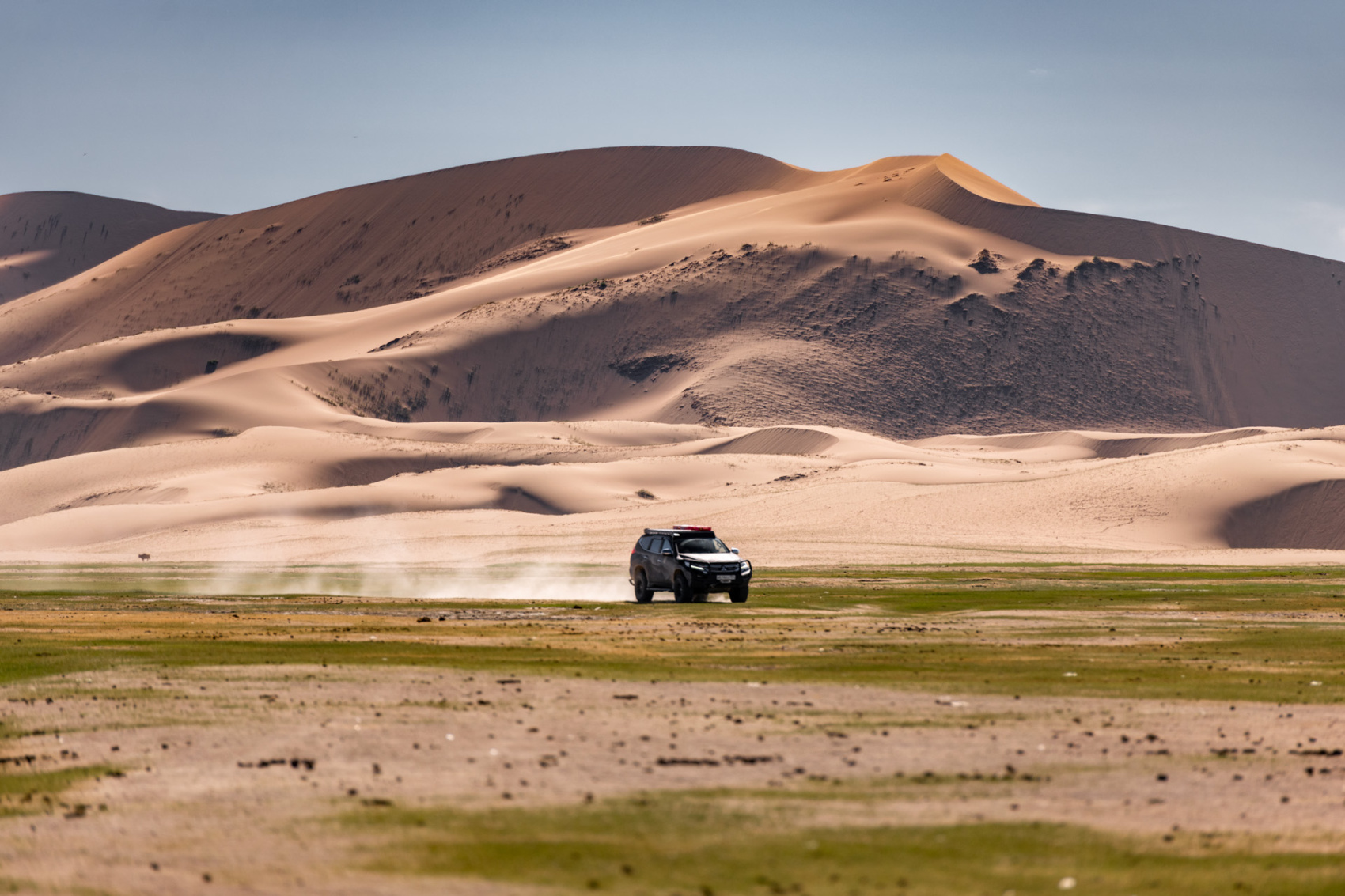 Большая Монголия. Горы, озера и пески (41/116)