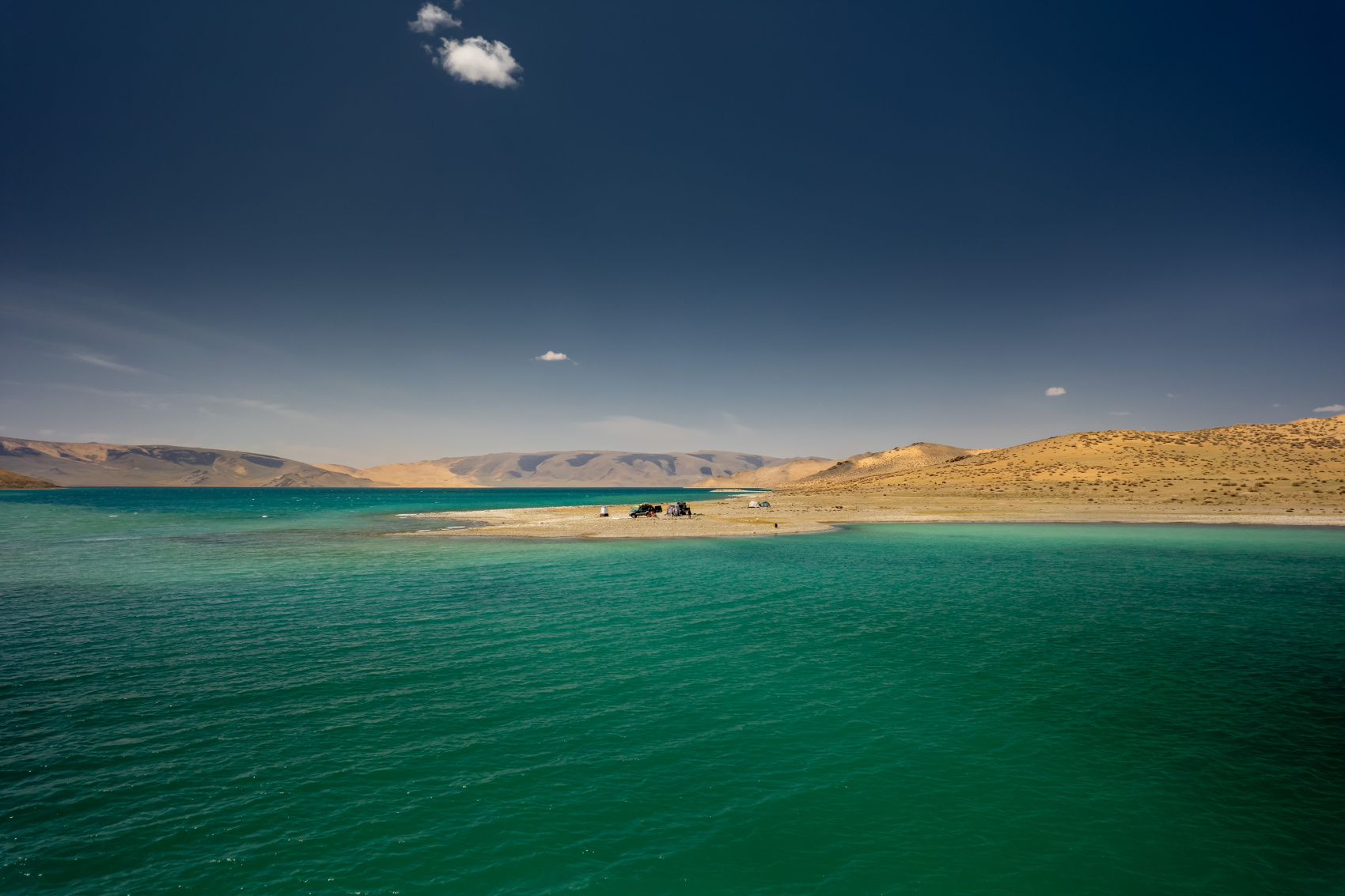 Большая Монголия. Горы, озера и пески (56/116)