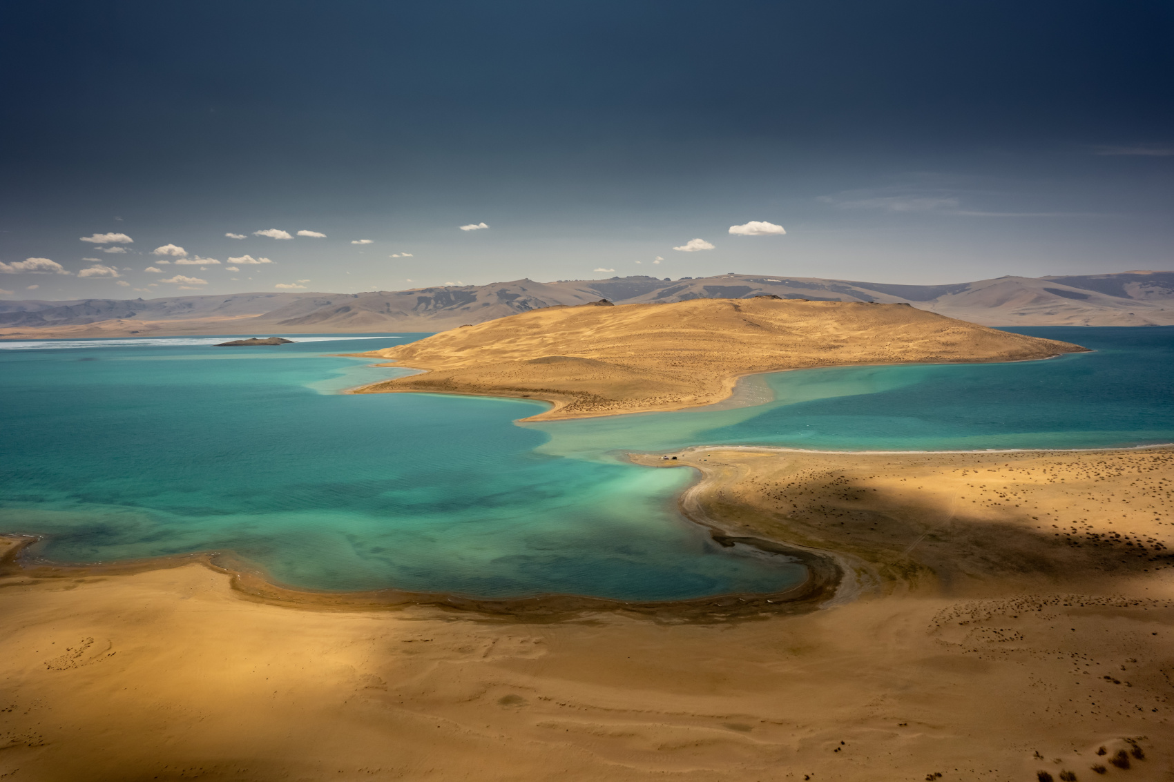 Большая Монголия. Горы, озера и пески (54/116)