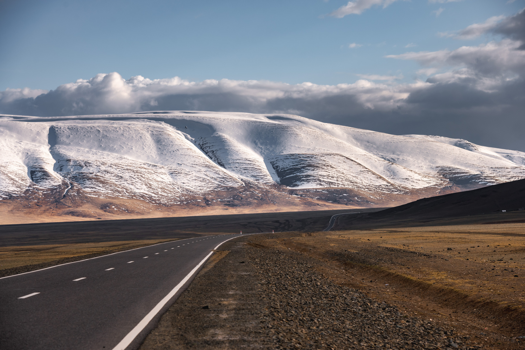 Большая Монголия. Горы, озера и пески (36/116)