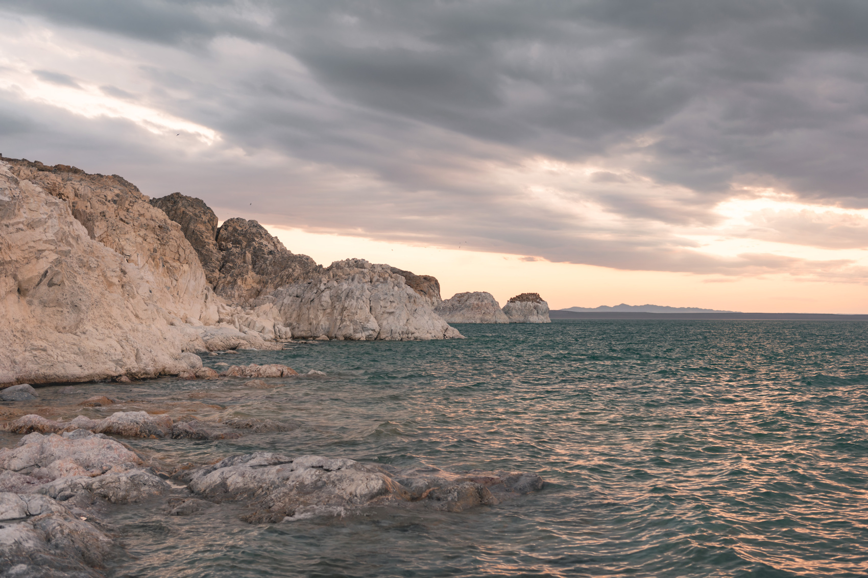 Большая Монголия. Горы, озера и пески (71/116)