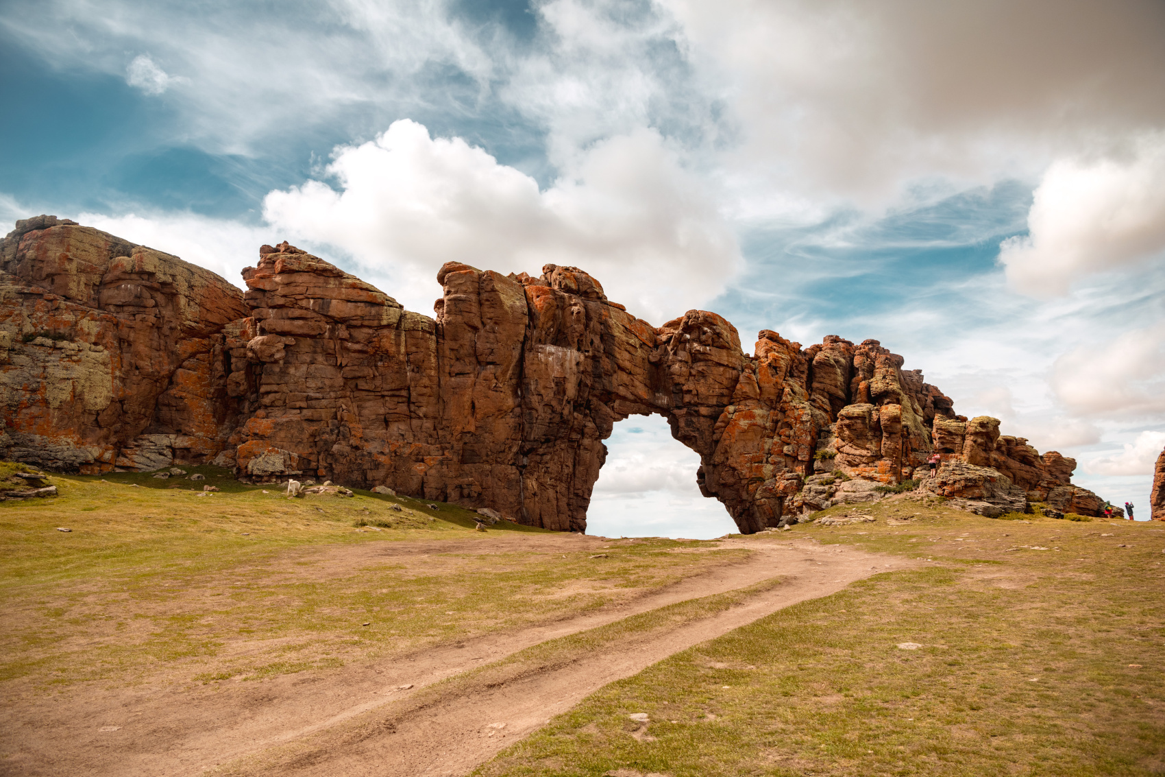 Большая Монголия. Горы, озера и пески (20/116)