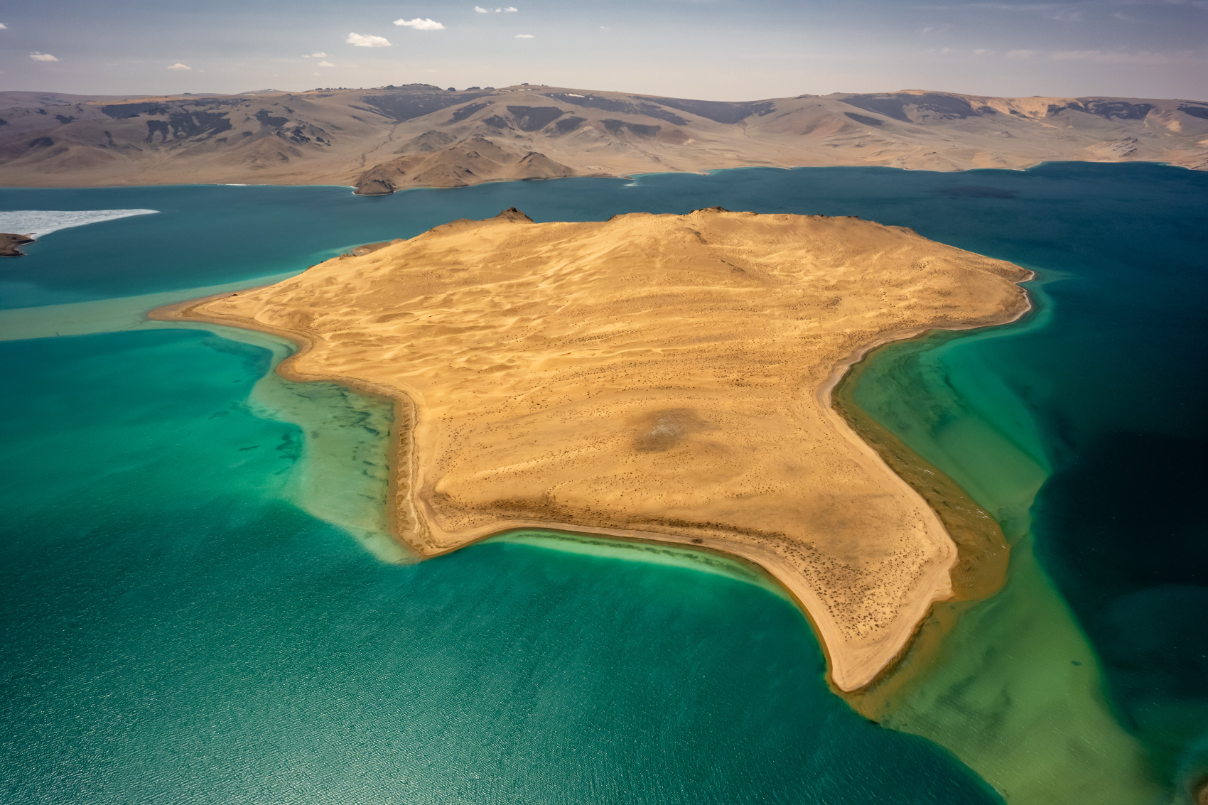 Большая Монголия. Горы, озера и пески (57/116)