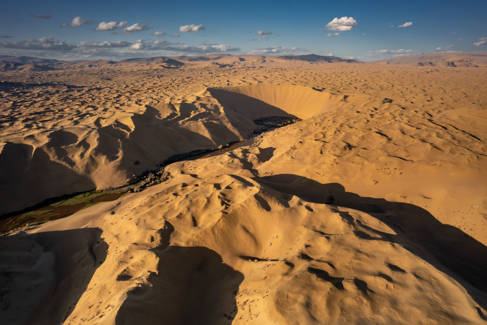 Большая Монголия. Горы, озера и пески (53/116)