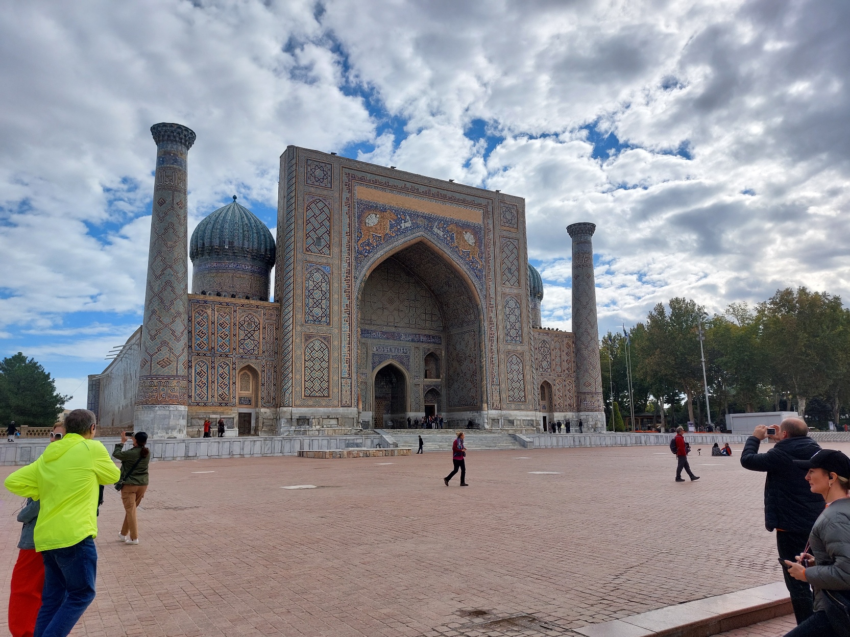 Улетим на выходной в Самарканд и Бухару!