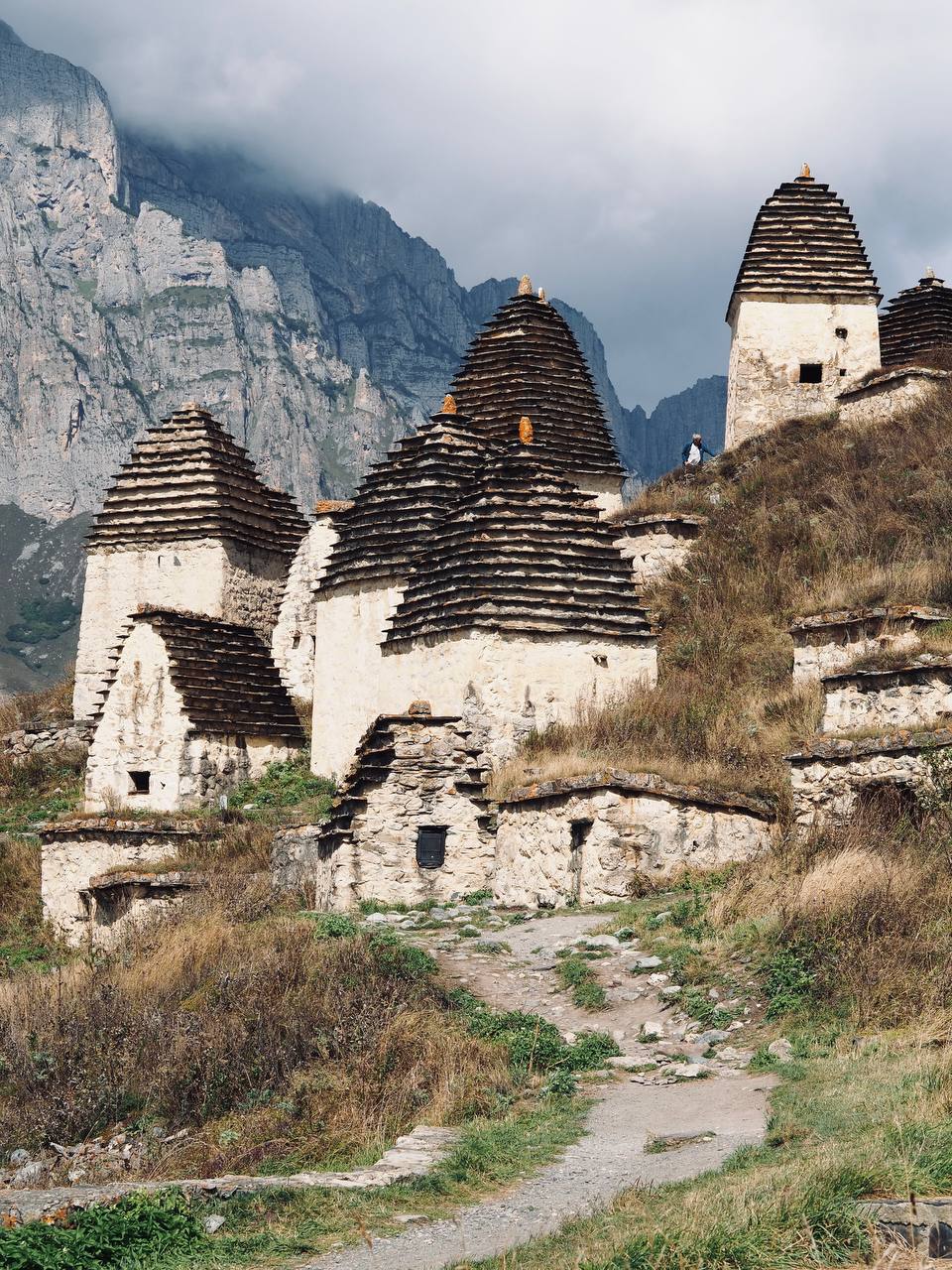 Чечня, Осетия и Ингушетия за 5 дней: город мертвых, башни, пироги и горы (2/24)