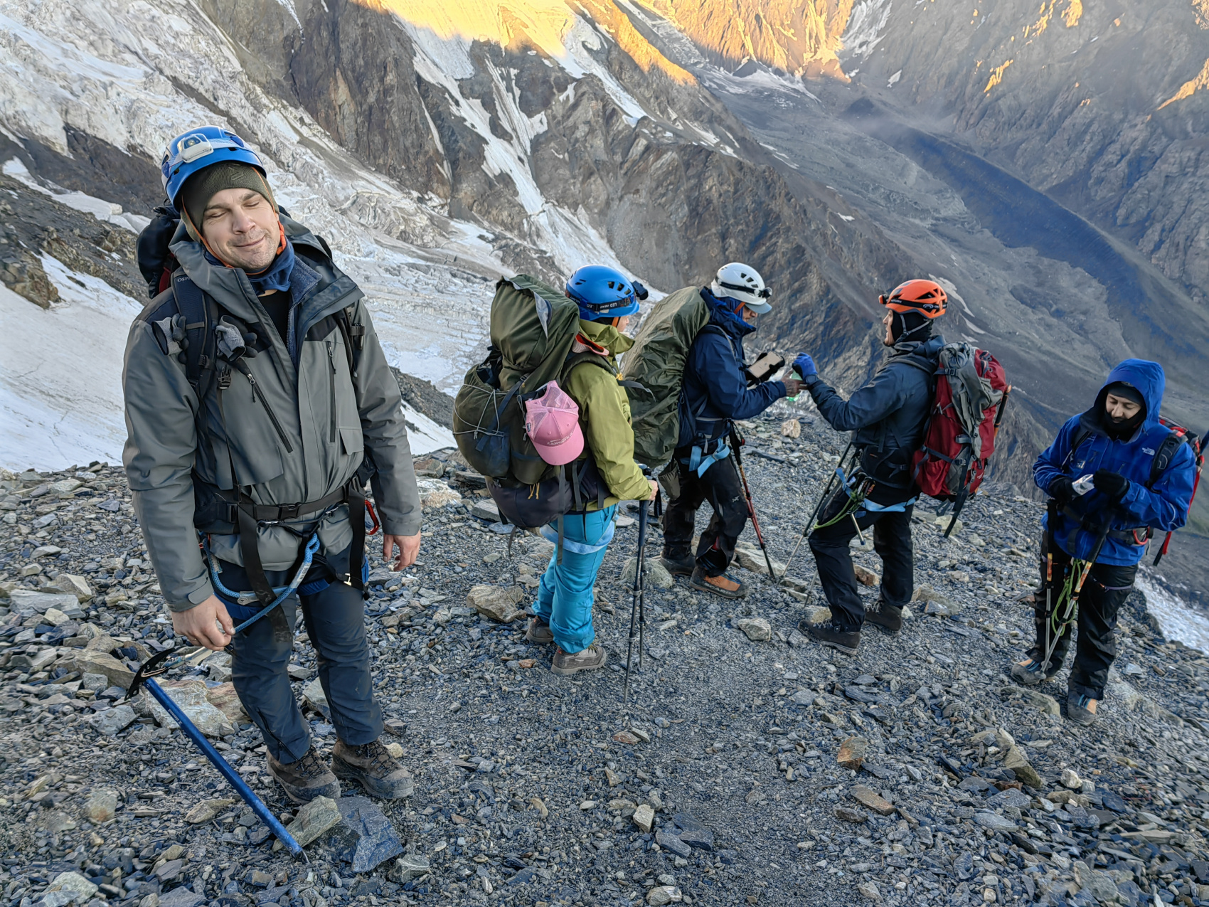 Восхождение на Казбек с севера: полностью автономный маршрут (3/43)