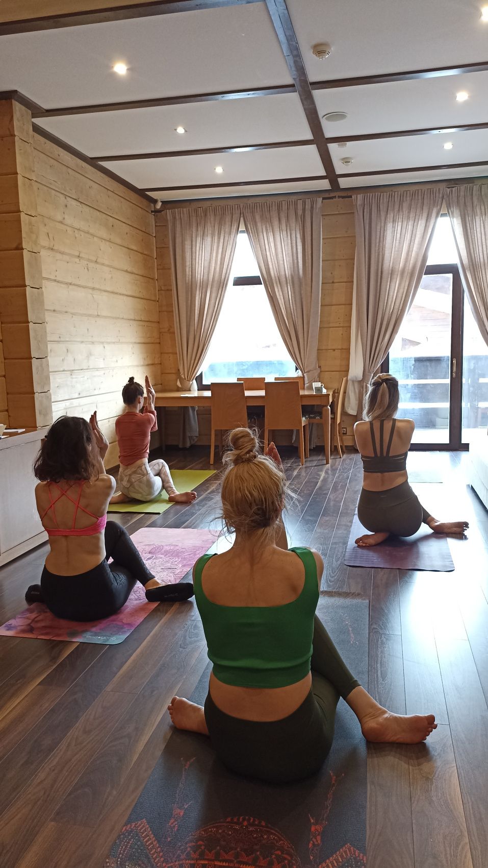 Увлекательное закрытие сезона в Кировске, Горы & Йога-Растяжка (3/7)