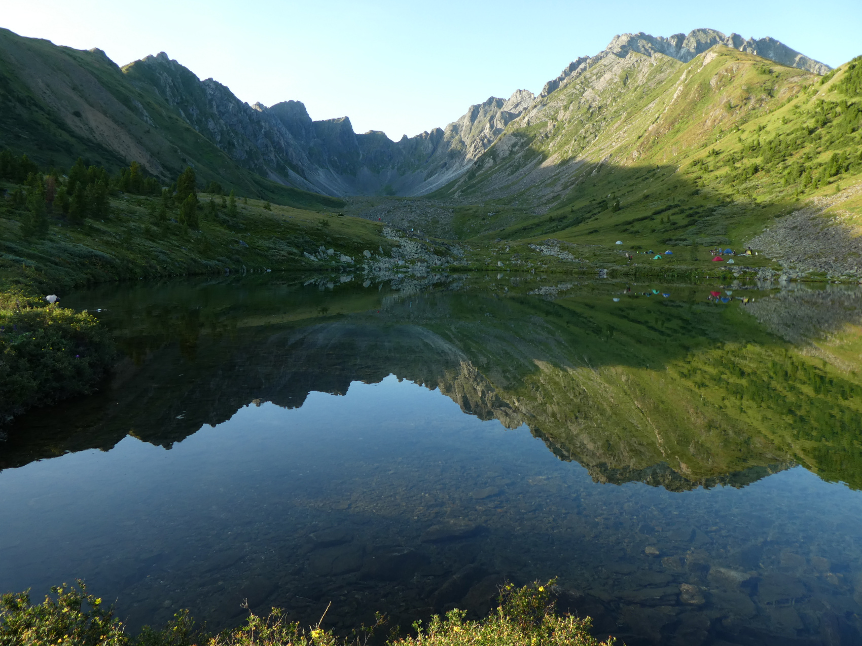 Горный лагерь в Восточных Саянах + Байкал.   (14/49)