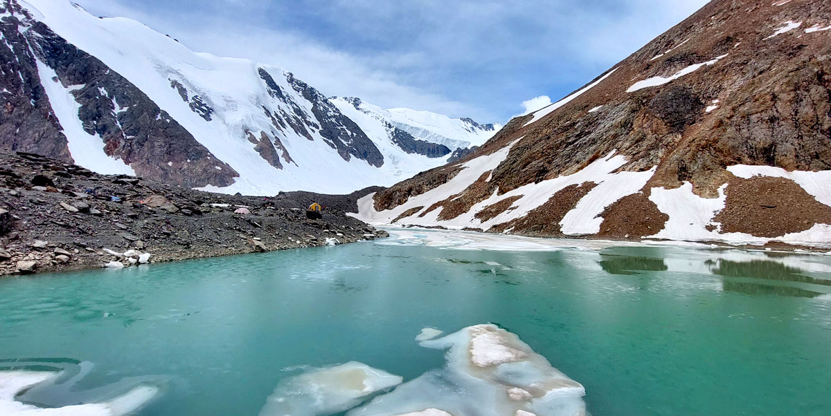 Горный лагерь на Алтае. Ущелье Актру (7/63)