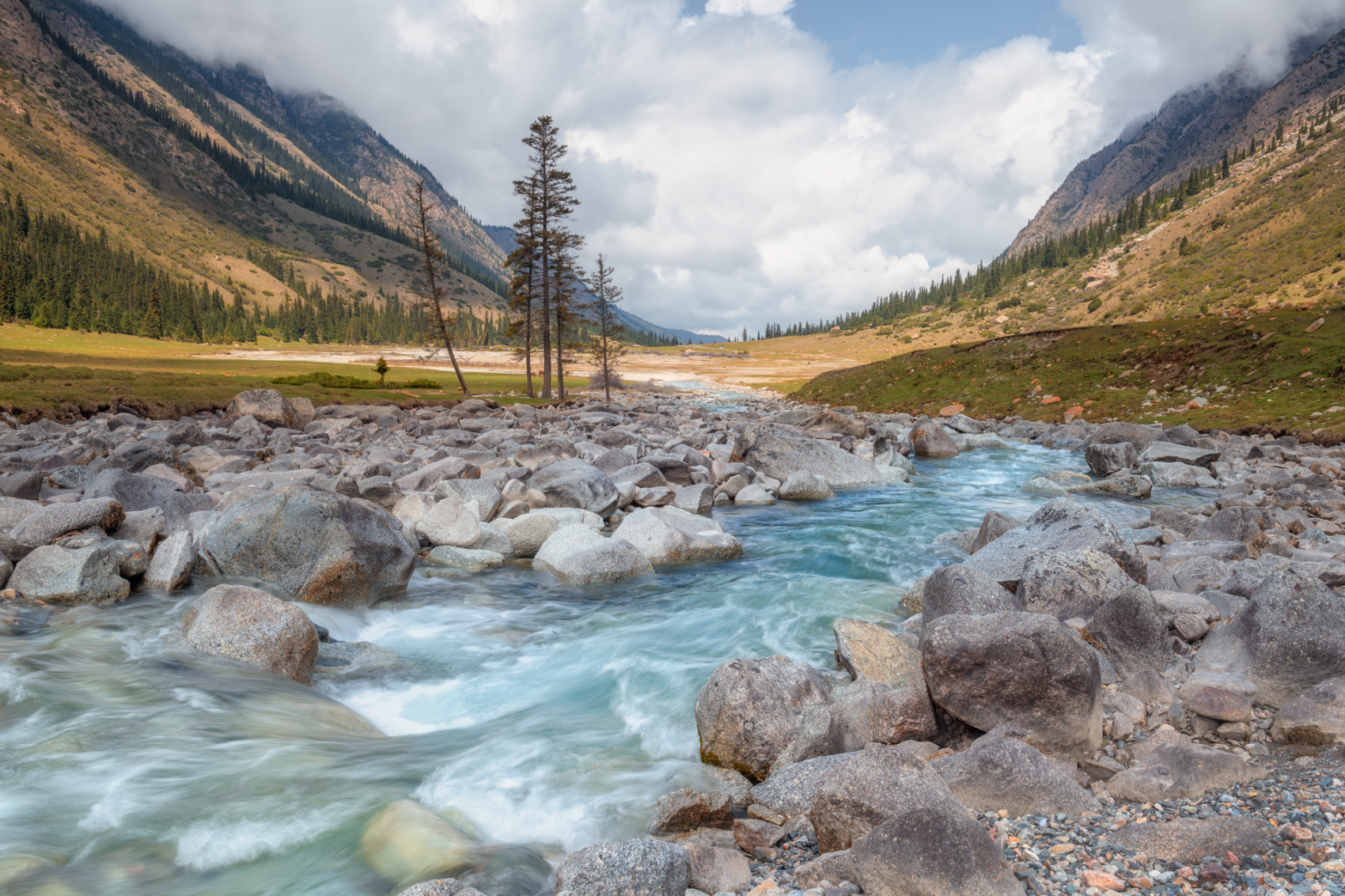 Тур в Киргизию. Иссык-куль и марсианские каньоны (4/42)