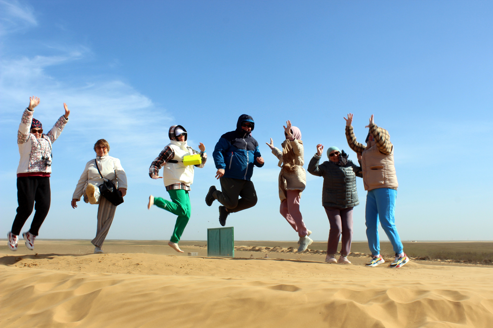 Калмыкия в пору цветения тюльпанов +  Волгоград (11/77)