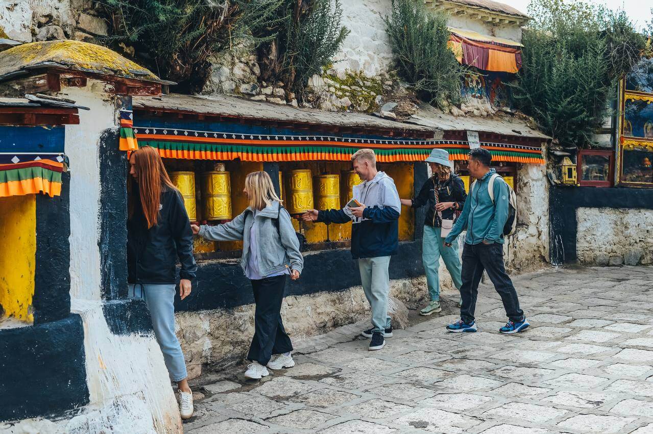 Тибет. Лхаса-Кайлаш. Тур с корой вокруг Кайлаша. Гид буддолог. Отели 4-5. (52/135)