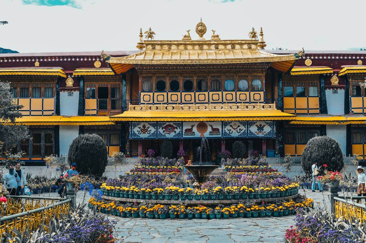 Тибет. Лхаса-Кайлаш. Тур с корой вокруг Кайлаша. Гид буддолог. Отели 4-5. (76/135)