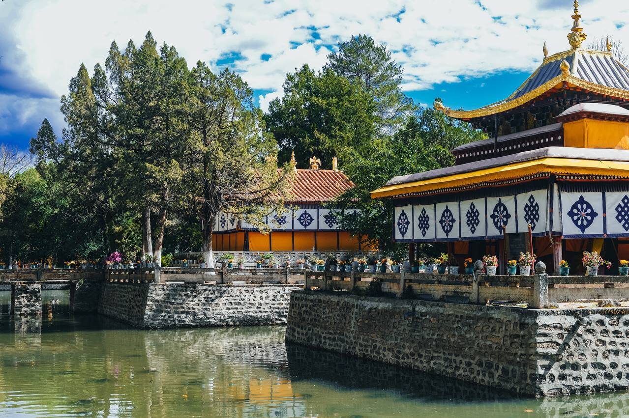 Тибет. Лхаса-Кайлаш. Тур с корой вокруг Кайлаша. Гид буддолог. Отели 4-5. (74/135)