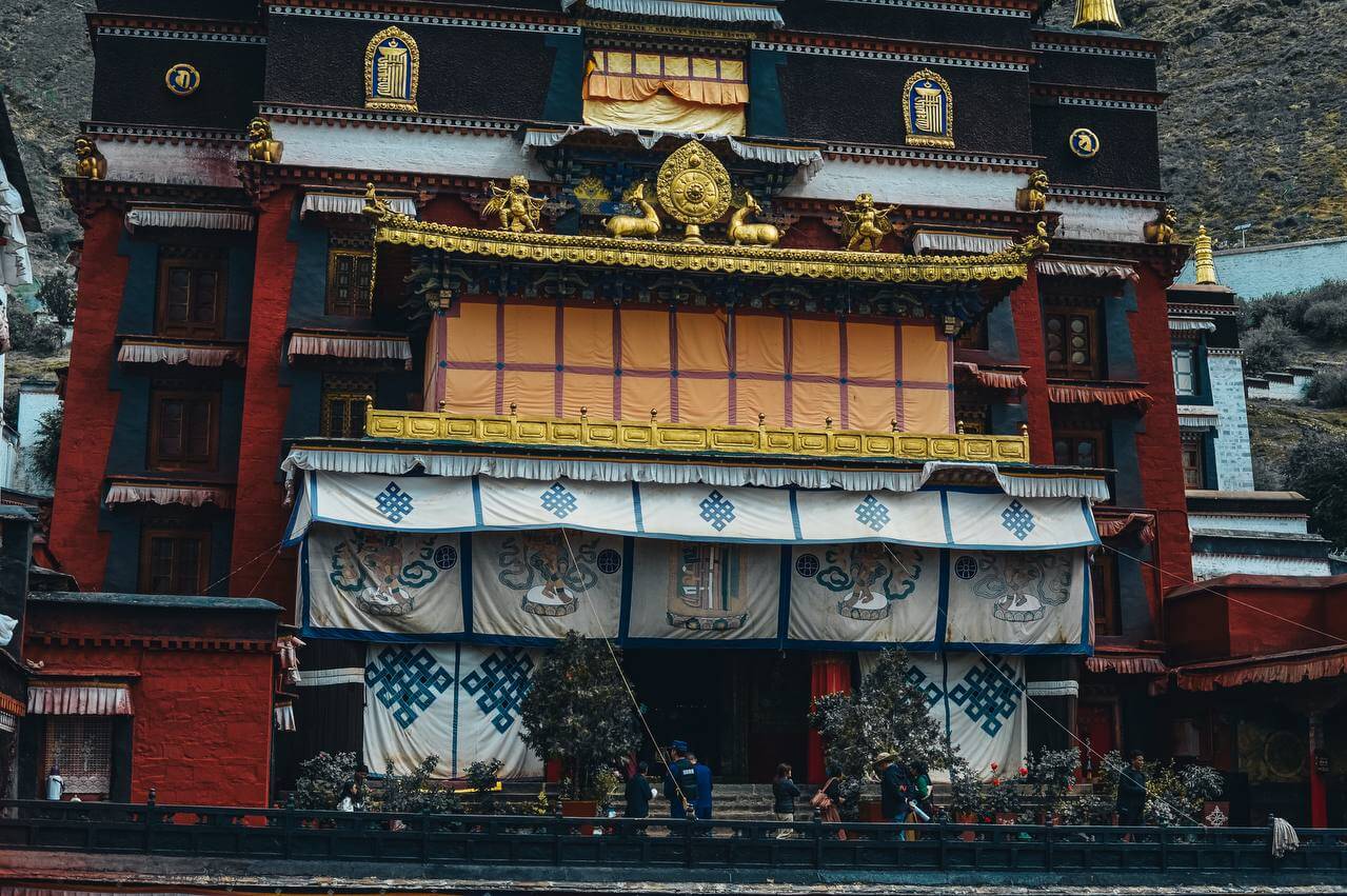 Тибет. Лхаса-Кайлаш. Тур с корой вокруг Кайлаша. Гид буддолог. Отели 4-5. (62/135)