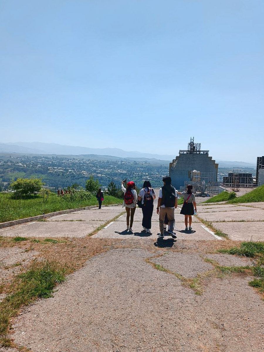 Золотое кольцо Узбекистана: Ташкент,Чимганские горы,гелиокомплекс, Хива, Бухара и пр. (9/76)