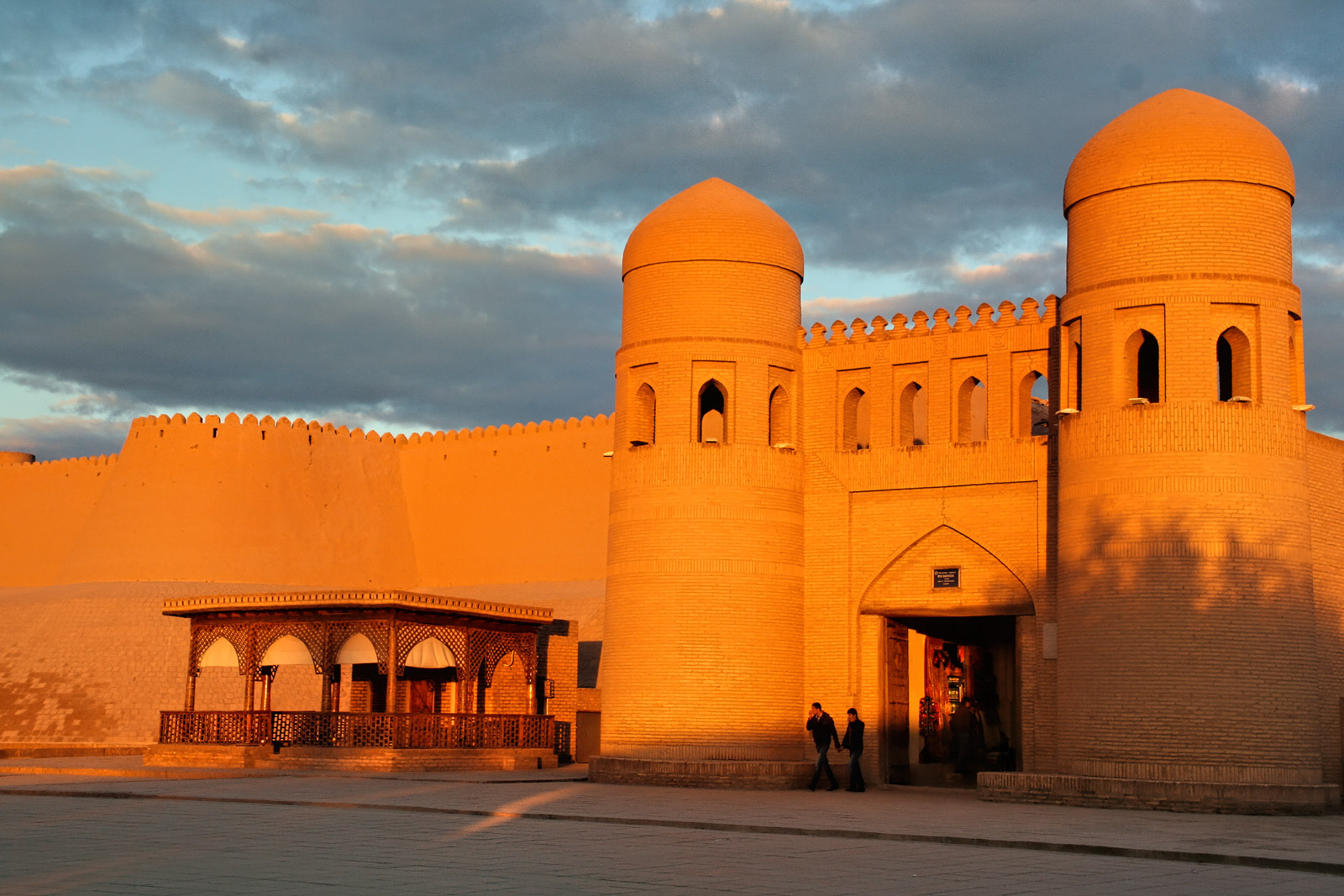 Золотое кольцо Узбекистана: Ташкент,Чимганские горы,гелиокомплекс, Хива, Бухара и пр. (10/76)