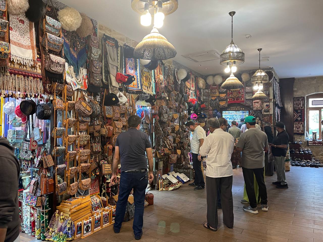 Азербайджан. 4 дня притяжения: история, современность, море и кухня. (110/157)