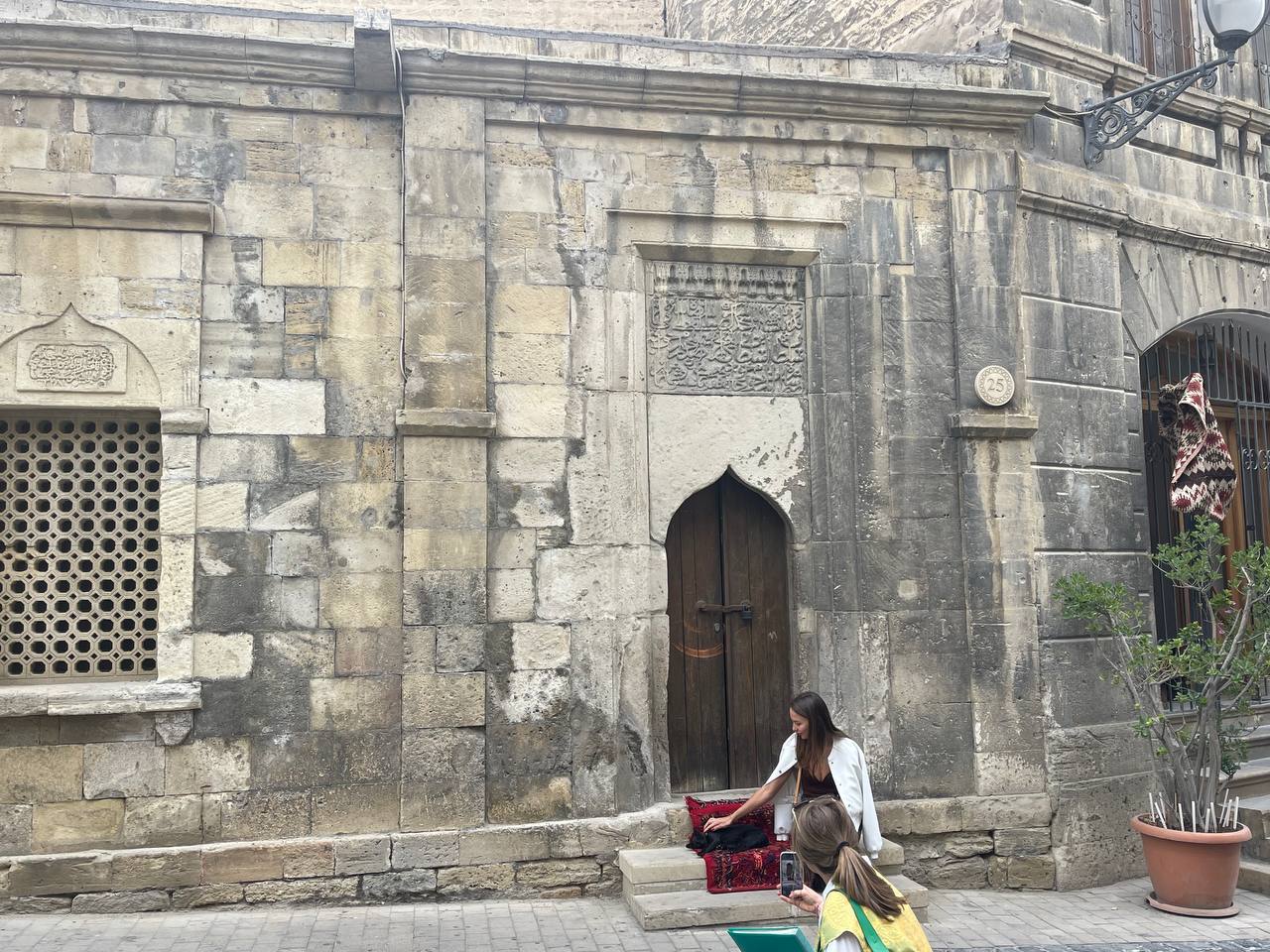 Азербайджан. 4 дня притяжения: история, современность, море и кухня. (122/157)