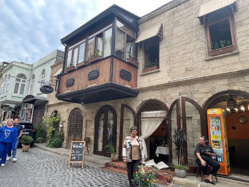 Азербайджан. 4 дня притяжения: история, современность, море и кухня. (109/157)