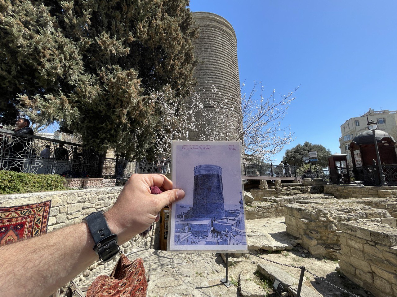 Азербайджан. 4 дня притяжения: история, современность, море и кухня.