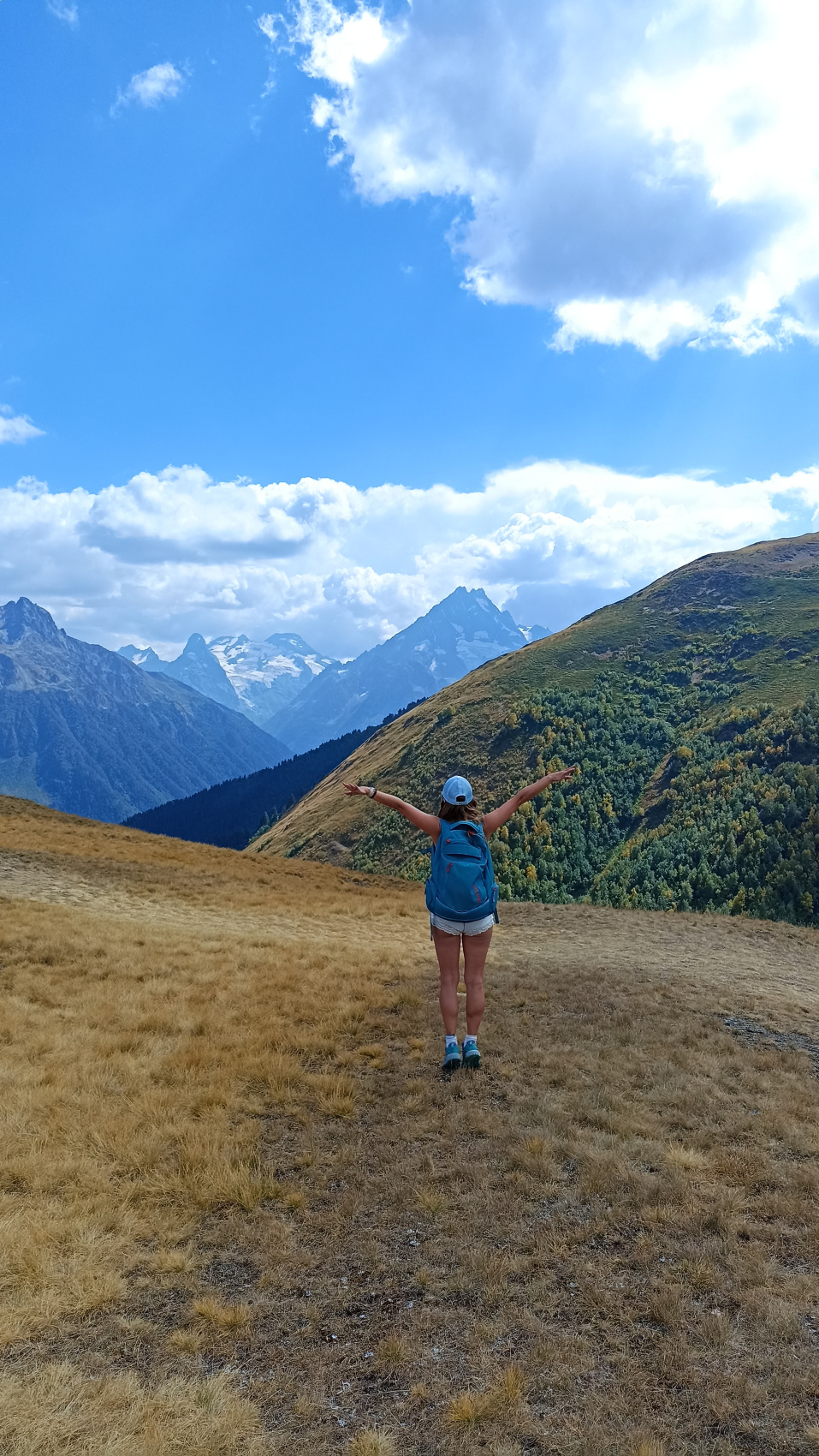 Космические горы Северной Осетии, трекинги и йога