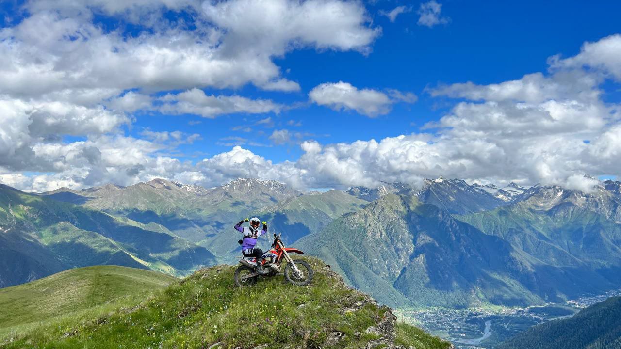 Домбай Мото (2/18)