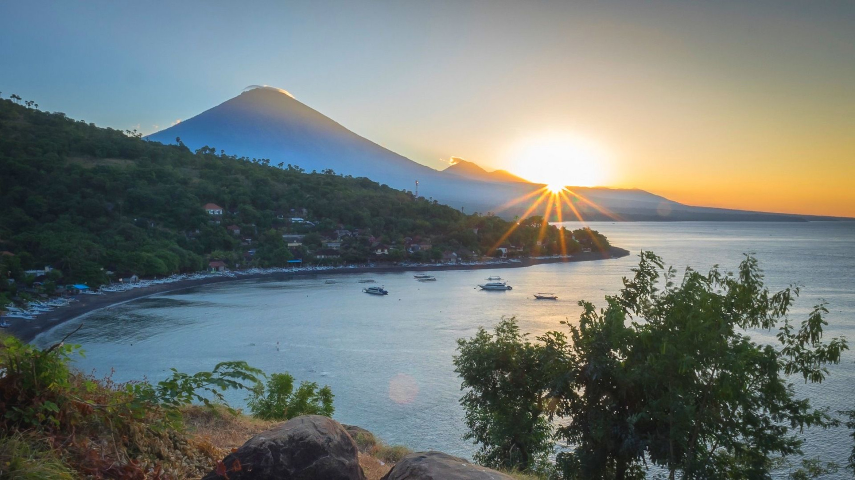 Тур по Индонезии: Ява и Бали за 12 дней. Вулканы, храмы и моря. (2/66)