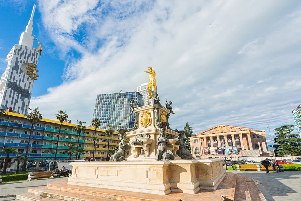 В Объятьях Солнечного Батуми (2/56)