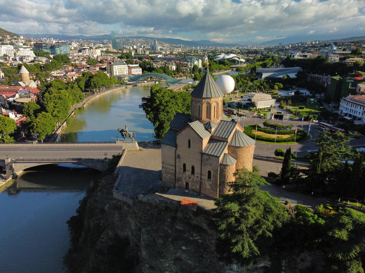 Грузия - веселый молодежный и комфортный тур (винодельни, мастер-класс, горы и море) (119/151)