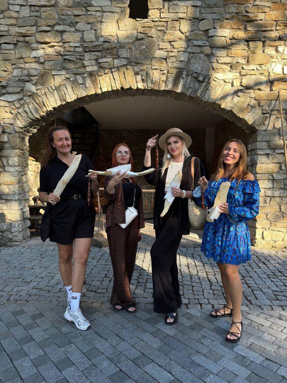 Грузия - веселый молодежный и комфортный тур (винодельни, мастер-класс, горы и море) (54/151)