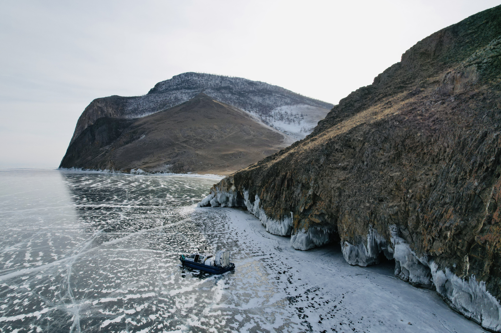 Лёд Байкала от Ольхона до Листвянки (2/45)