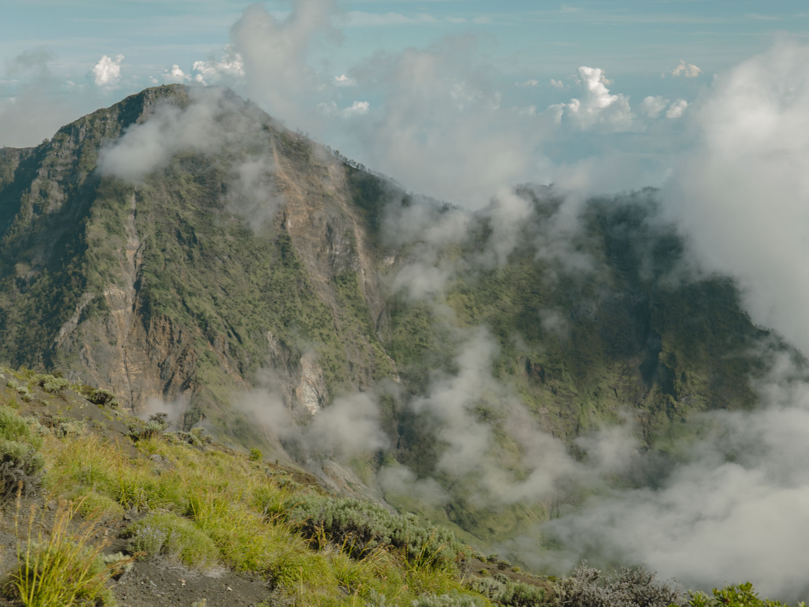 Восхождение на вулкан Риджани: Путешествие к небесам Ломбока (47/55)