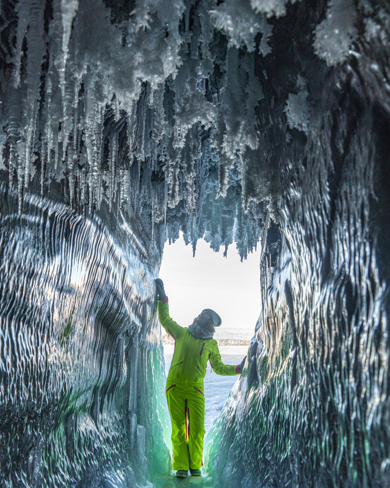 Лёд Байкала. Иркутская и Бурятская стороны. С пересечением озера! (7/23)