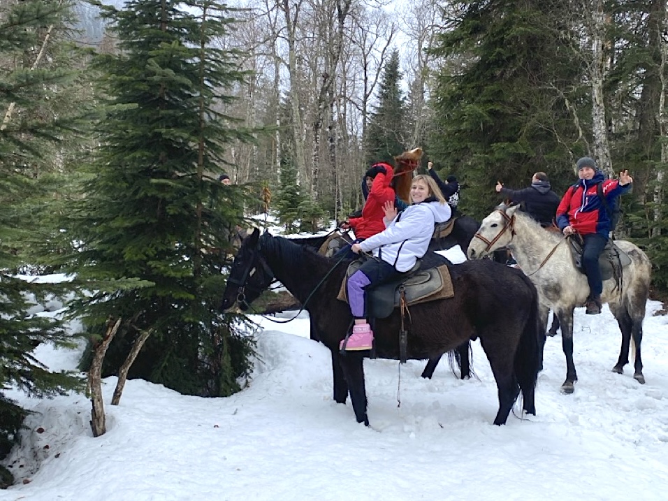 Конный тур в мини-группе Зимний Архыз (2/36)