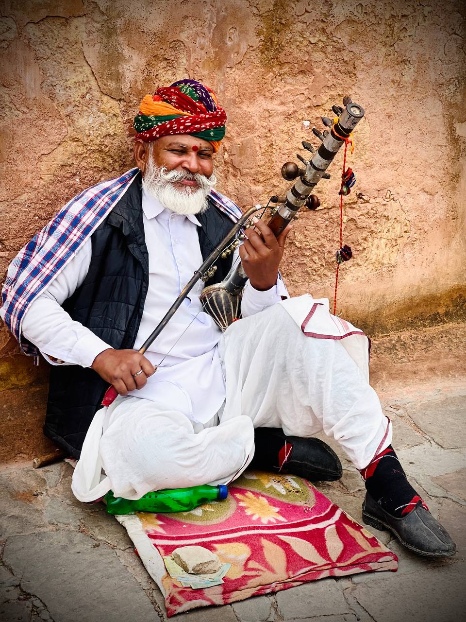 Индия: две даты: Ночь Шивы (10-20.02) и Фестиваль Холи (2-12.03) (11/94)