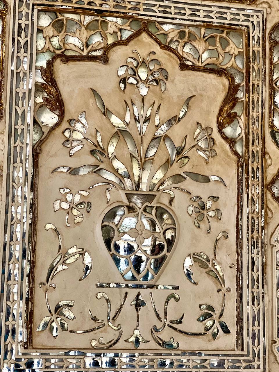 Индия: две даты: Ночь Шивы (10-20.02) и Фестиваль Холи (2-12.03) (12/94)