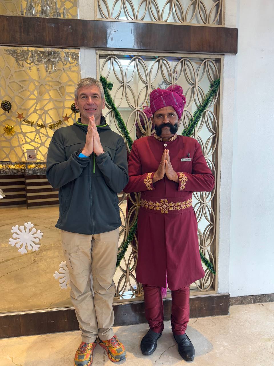 Индия: две даты: Ночь Шивы (10-20.02) и Фестиваль Холи (2-12.03) (9/94)