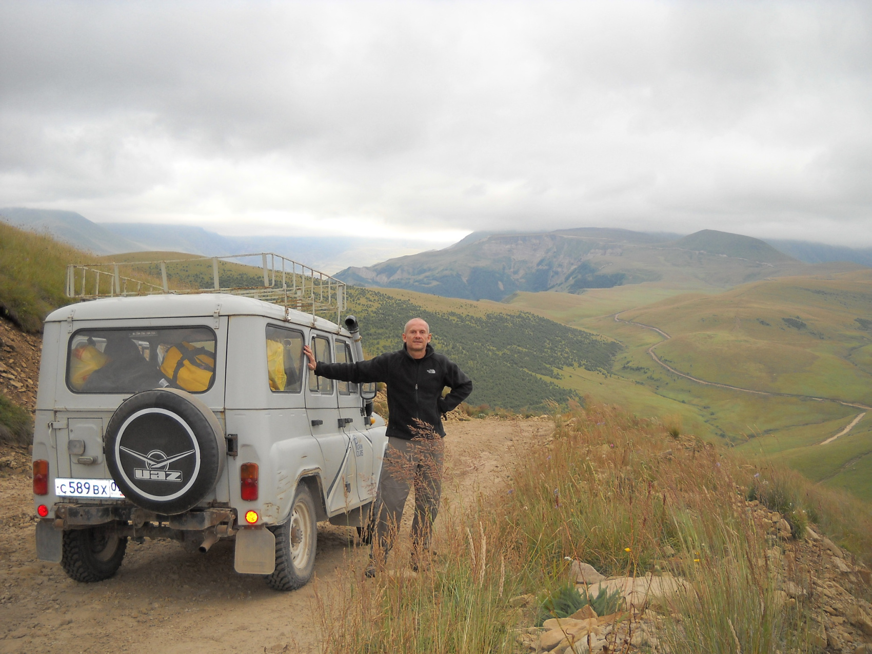 Восхождение на Эльбрус, траверс с юга на север (3/8)