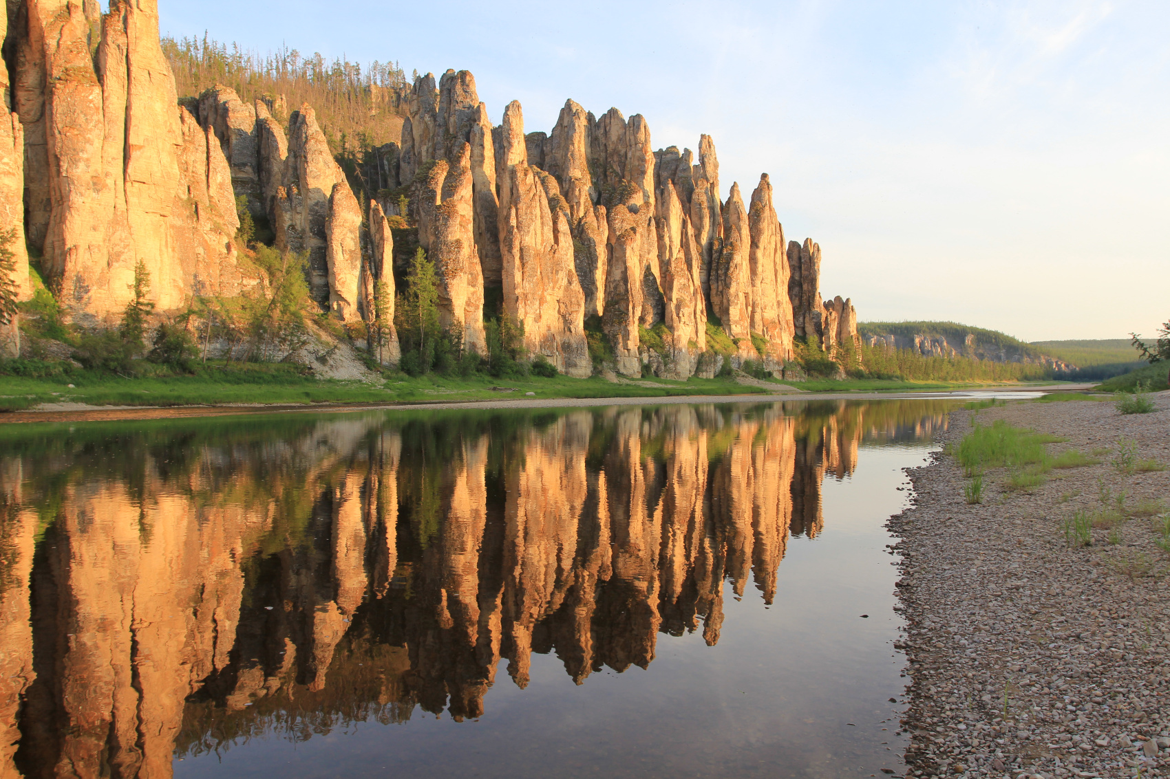 Золотые скалы реки Синяя. Синские и Ленские Столбы (11/12)