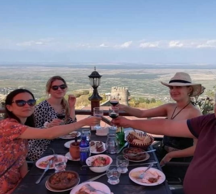 Атмосферная  Грузия с морем, сбором винограда и изготовлением вина (5/35)