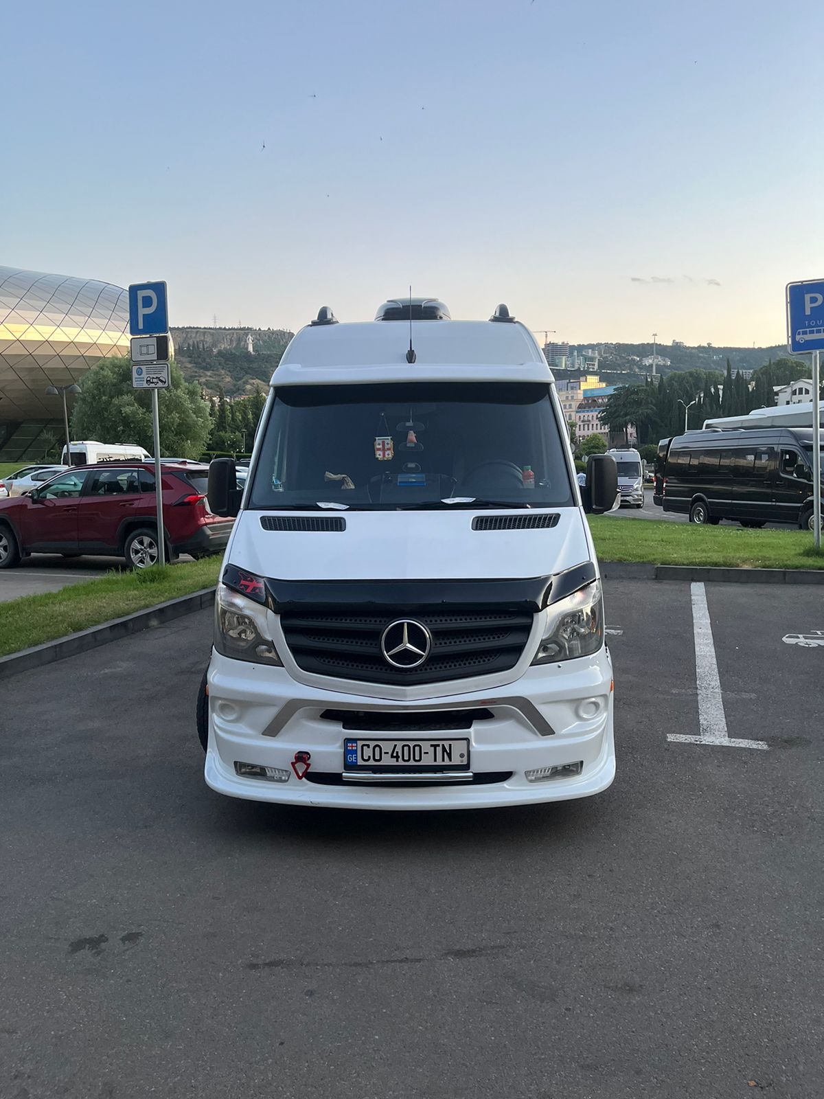 Атмосферная  Грузия с морем, сбором винограда и изготовлением вина (7/35)