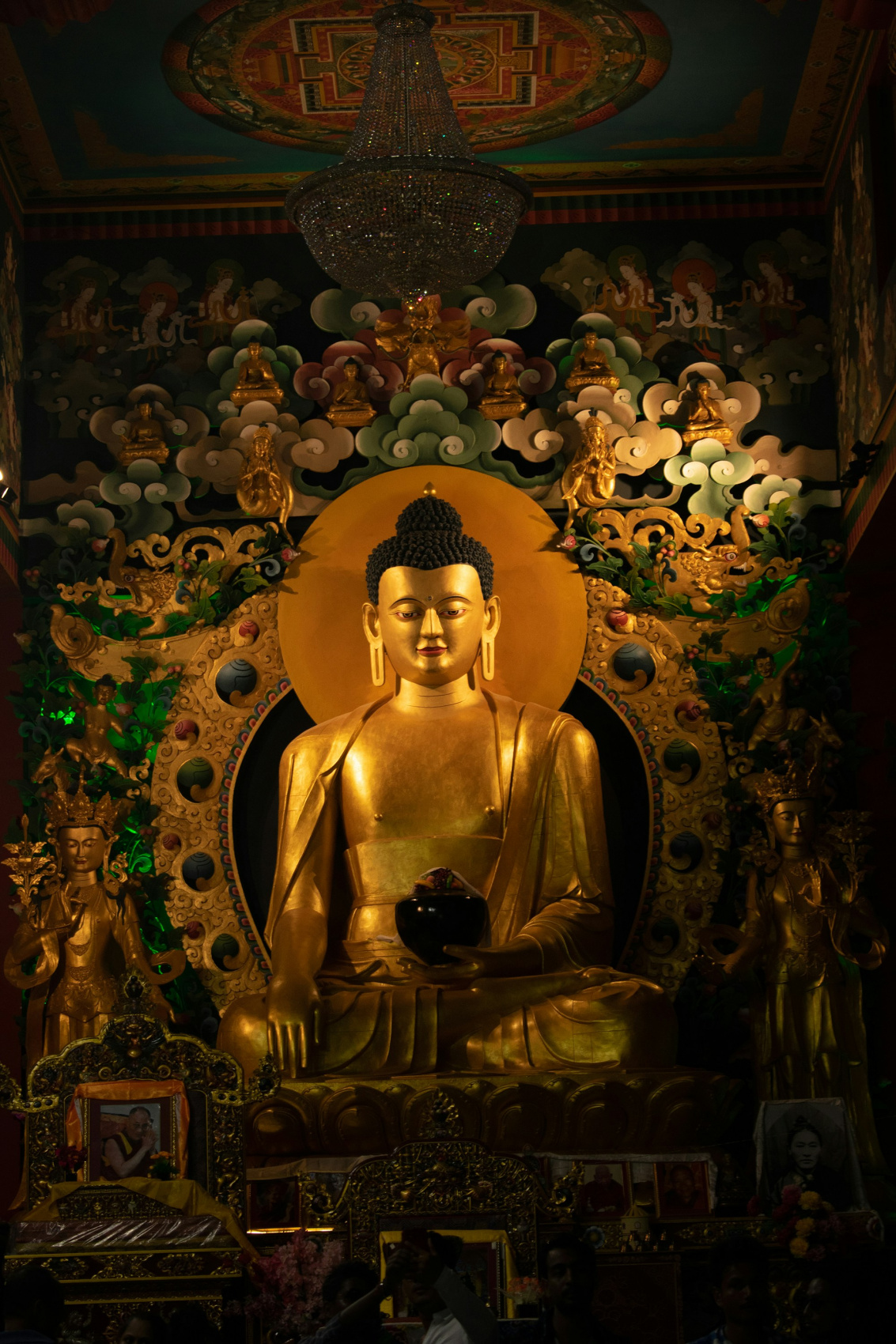 Buddhist Monastery Retreat in Kathmandu (2/6)