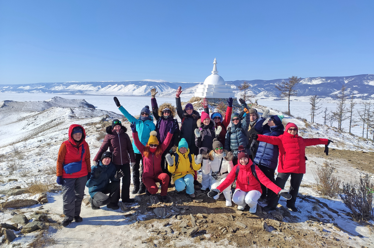 Зимний лед Байкала. Проживание на турбазе. (12/92)