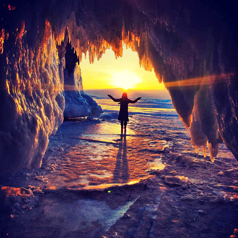 Зимний лёд Байкала. Проживание на турбазе