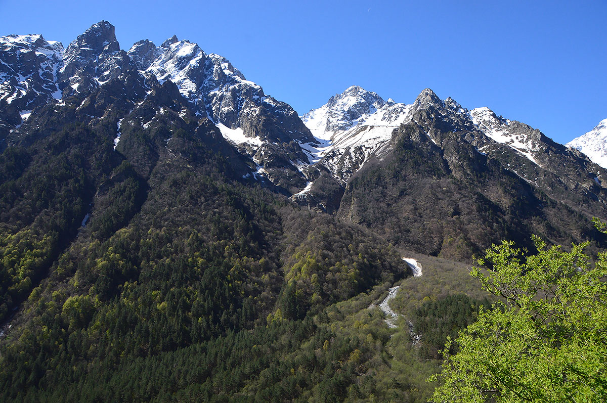 Треккинг в Цейском ущелье. Комфорт-тур с гостиницей (8/50)